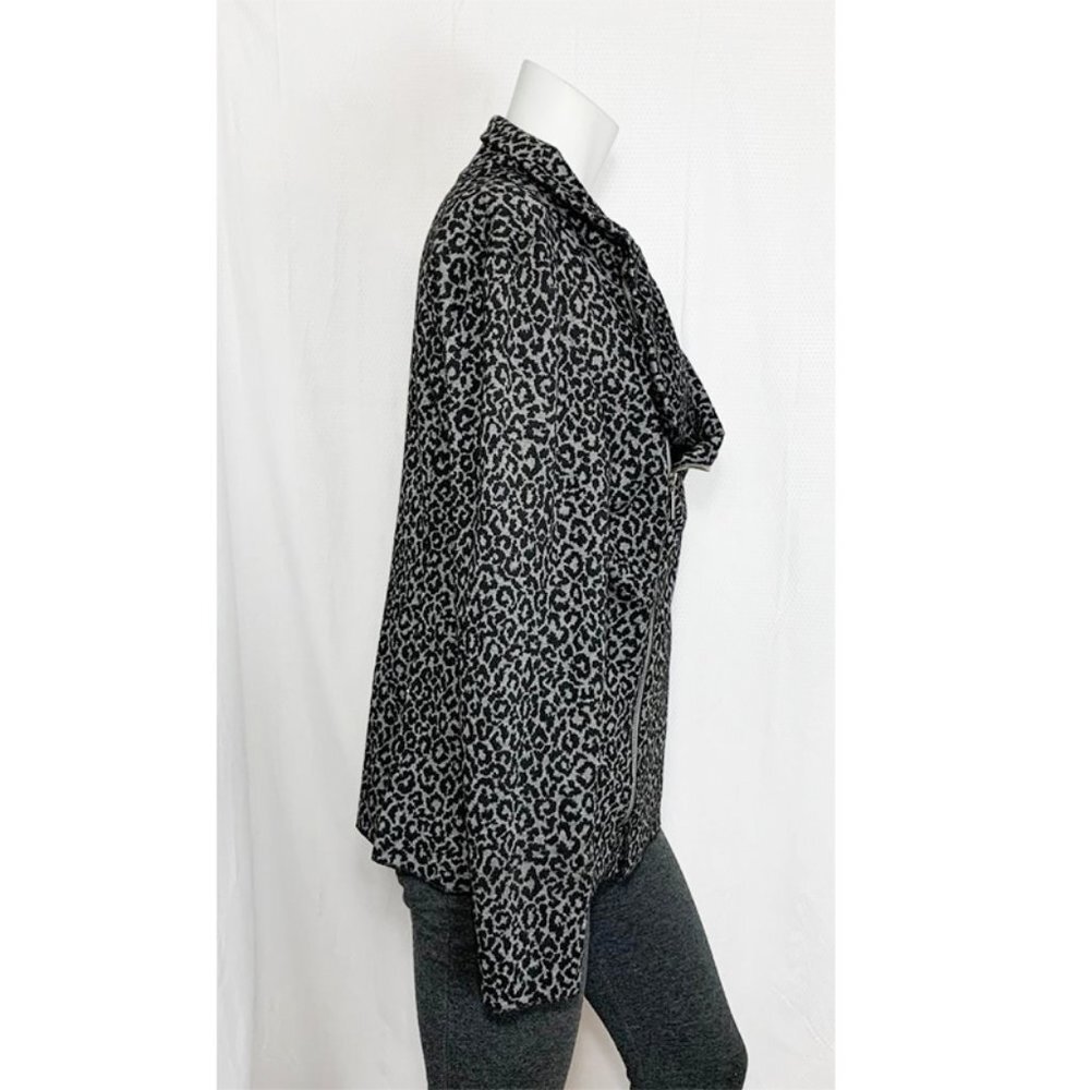 MARC BOUWER Asymmetrical Zipper Leopard Knit Jacket - Picture 3 of 7